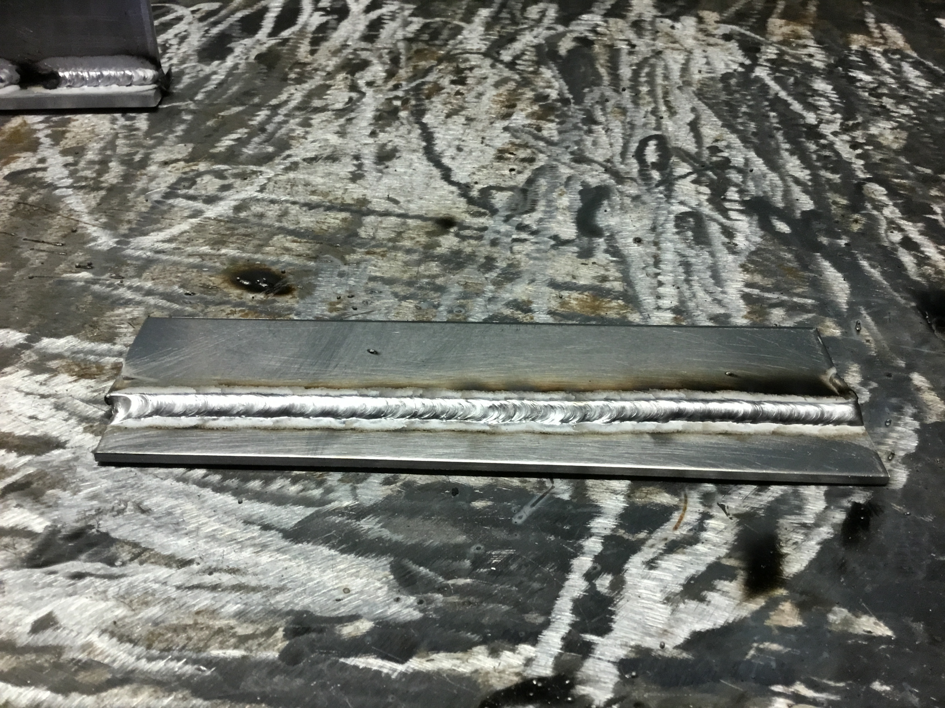 C23-304 884 Souder de l’aluminium à l’aide du procédé GMAW en toutes positions